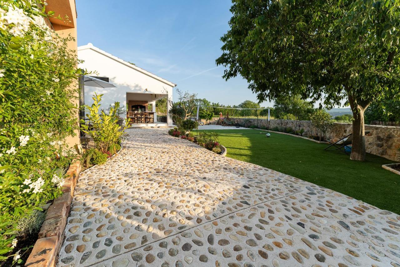 Holiday Home - Villa Thorak Anic Exterior photo